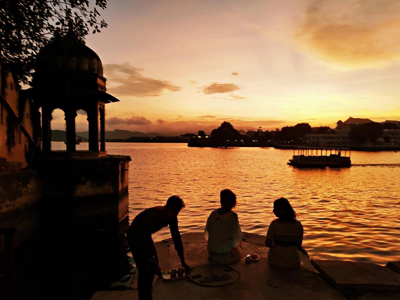 Gypsy Child Lake Hostel Udaipur Kültér fotó
