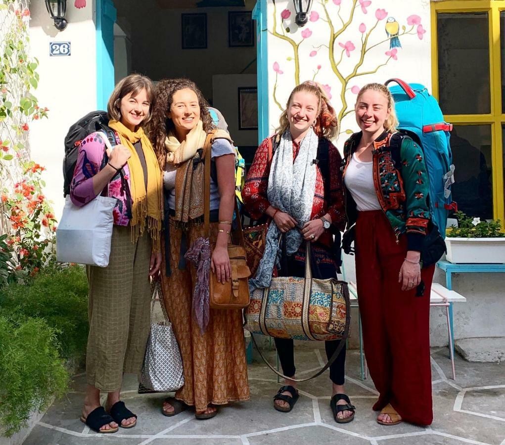 Gypsy Child Lake Hostel Udaipur Kültér fotó