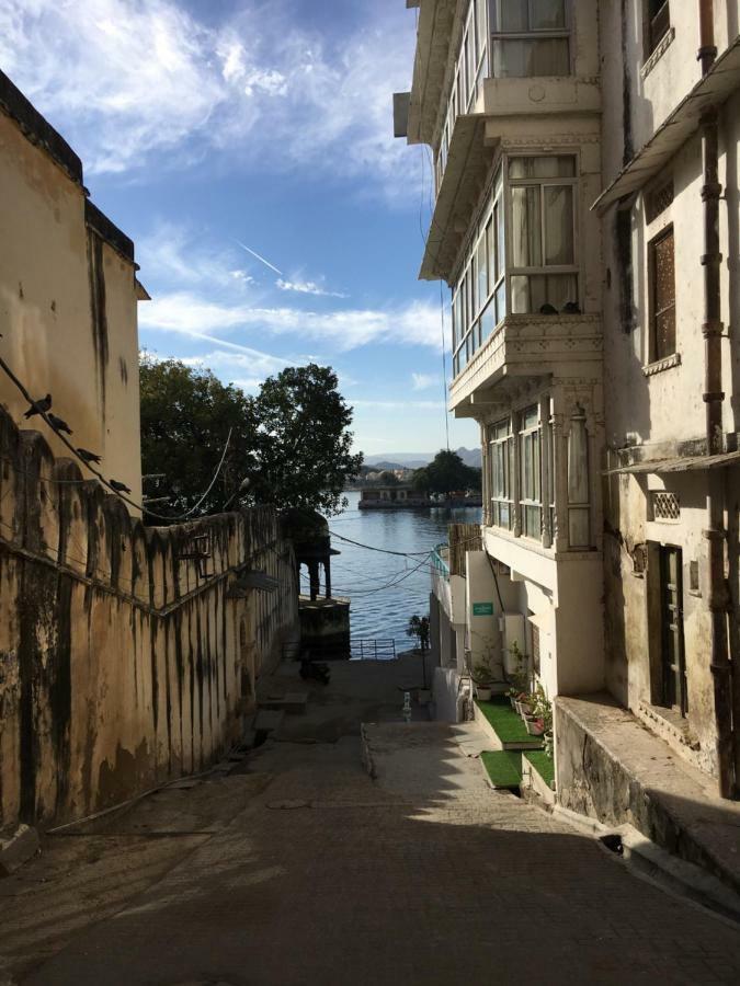 Gypsy Child Lake Hostel Udaipur Kültér fotó